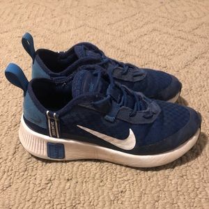 Nike Athletic Shoes Boys Sz 13